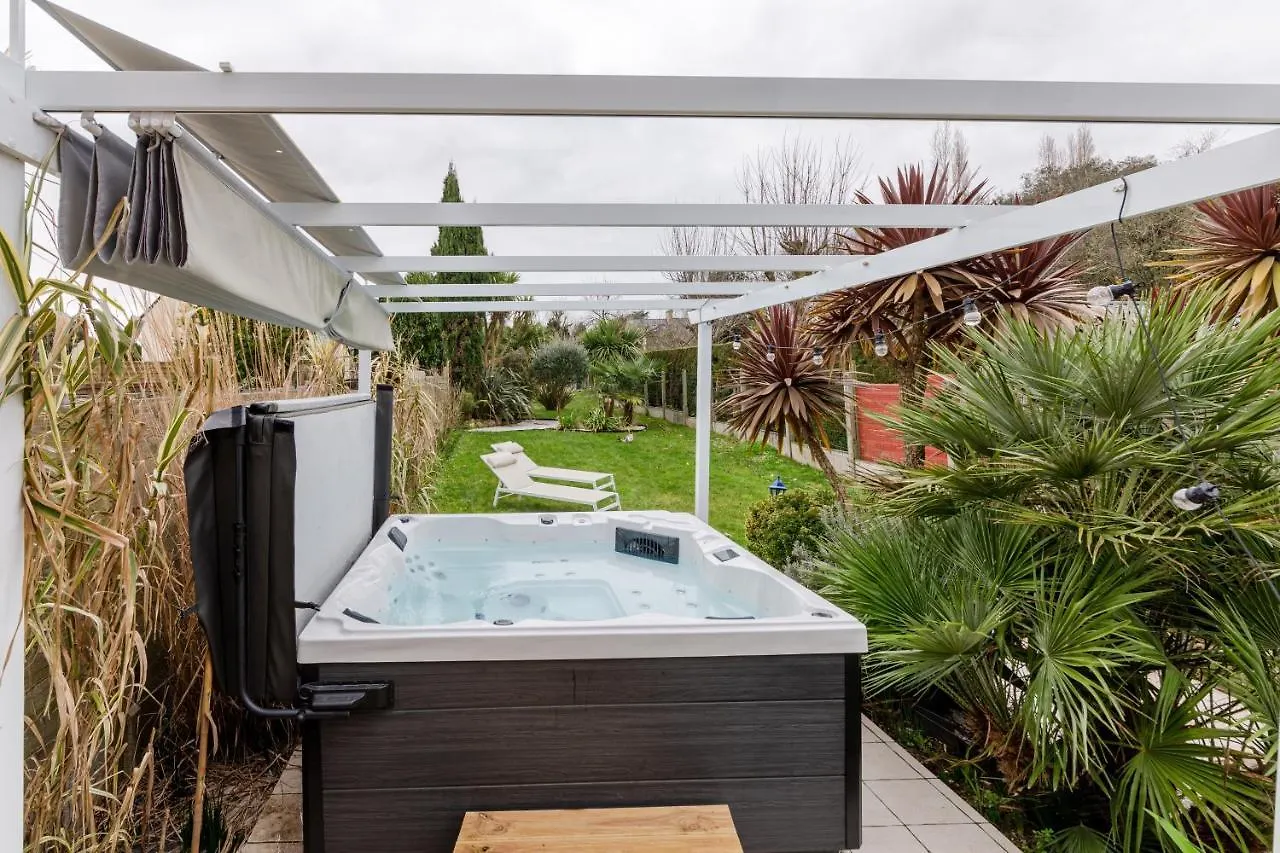 Casa de Férias La Maison Melo - Jacuzzi Et Sauna - Proche De La Plage Saint-Méloir-des-Ondes